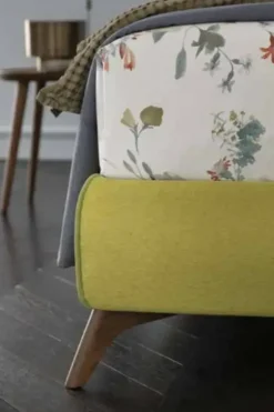 Sale Letto matrimoniale con piedini Nisida at a prezzo ribassato Letti