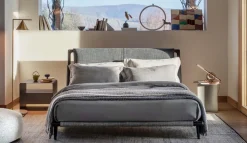 Flou Letto matrimoniale con piedini Gaudì a prezzo riservato- Letti