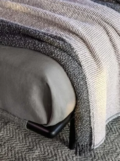 Flou Letto matrimoniale con piedini Gaudì a prezzo riservato- Letti