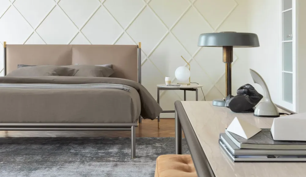 Flou Letto matrimoniale con piedini Iko a prezzo riservato- Letti