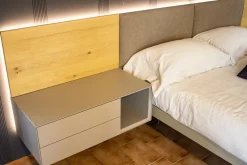 Online Letto matrimoniale con piedini Ecletto a prezzo ribassato Letti