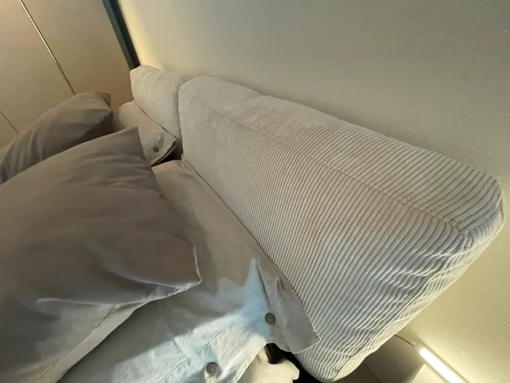 Veneran Letto matrimoniale con piedini Letto effetto sospeso a prezzo ribassato- Letti