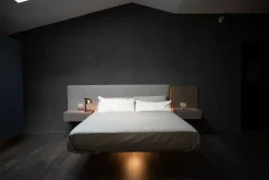 Lago Letto matrimoniale con piedini Fluttua a prezzo scontato- Letti