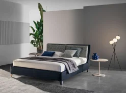 Online Letto matrimoniale con piedini Artico a prezzo ribassato Letti