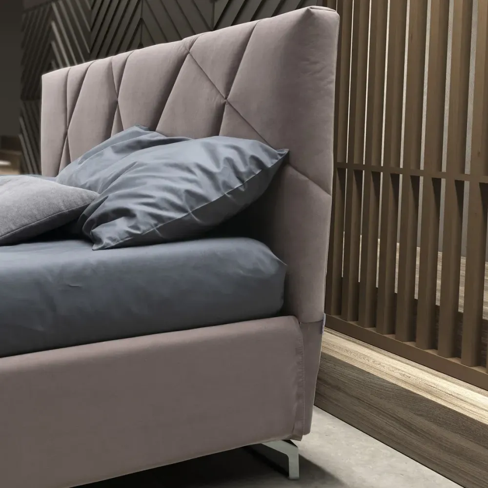 Stilfar Italia Letto matrimoniale con piedini Chiara con rete di struttura a prezzo riservato- Letti