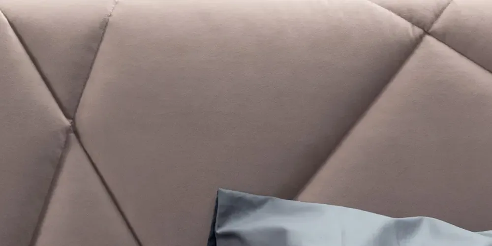 Stilfar Italia Letto matrimoniale con piedini Chiara con rete di struttura a prezzo riservato- Letti