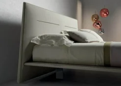 Letto matrimoniale con piedini Jt a prezzo scontato Letti