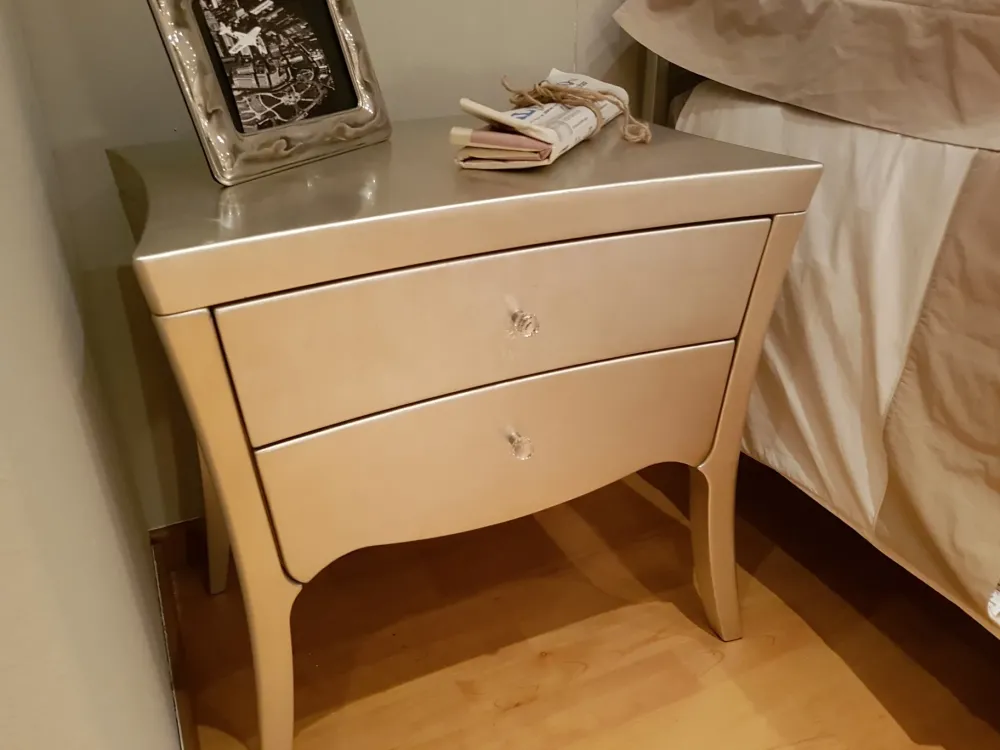 Clearance Letto matrimoniale con piedini Venice a prezzo scontato Letti