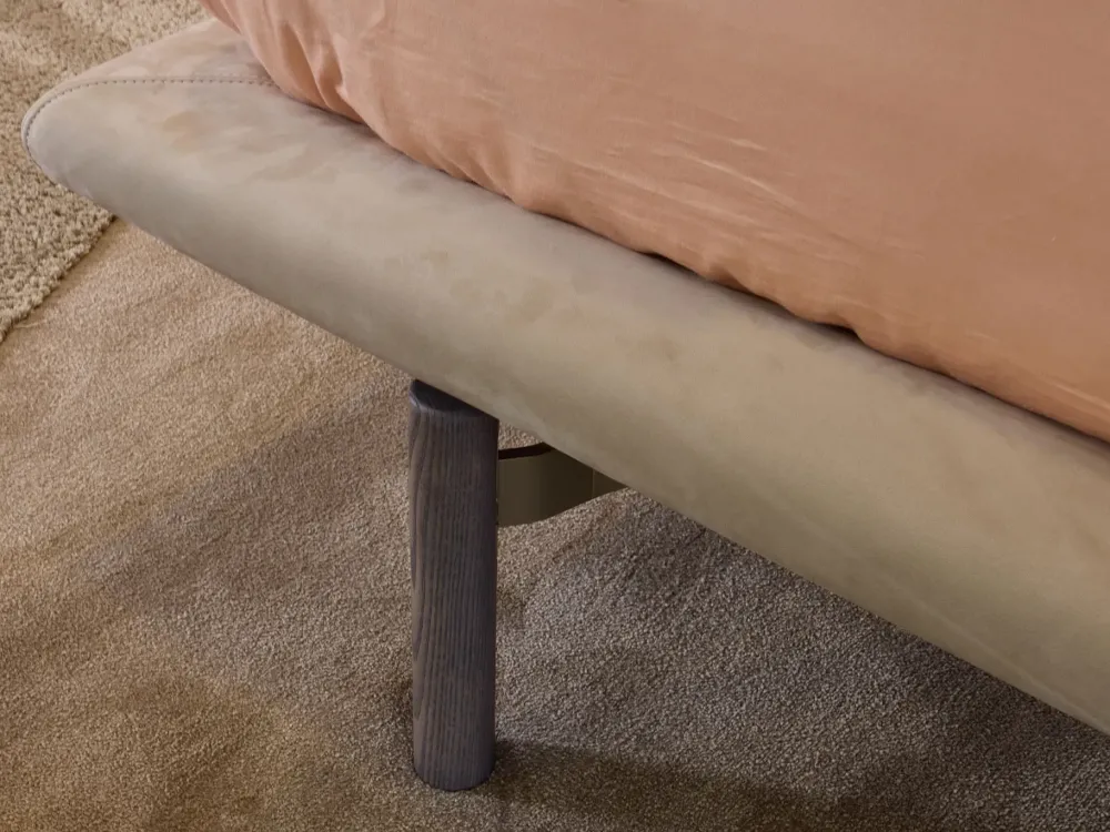 New Letto matrimoniale con piedini Cayman outlet a prezzo scontato Letti