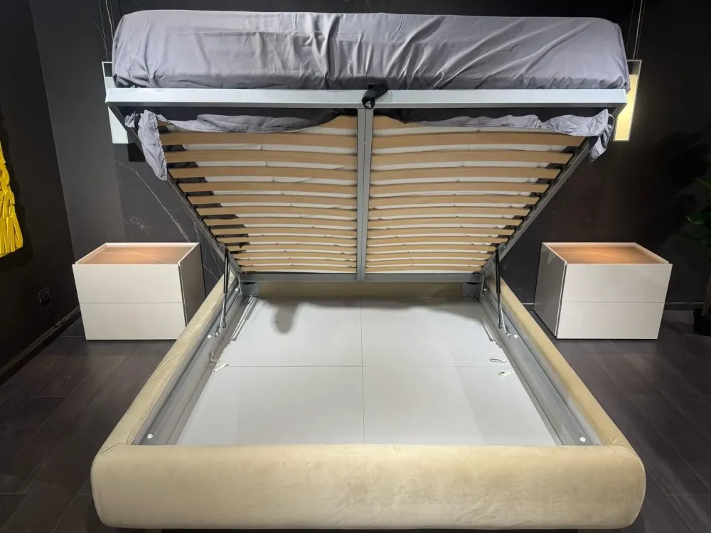 Outlet Letto matrimoniale design Tamigi a prezzo scontato Letti