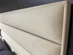 Outlet Letto matrimoniale design Tamigi a prezzo scontato Letti