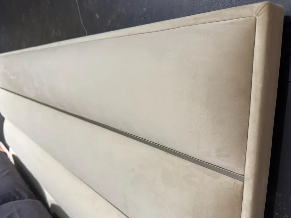 Outlet Letto matrimoniale design Tamigi a prezzo scontato Letti