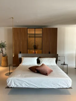 Letto matrimoniale design Alys a prezzo ribassato^B&B Italia Best