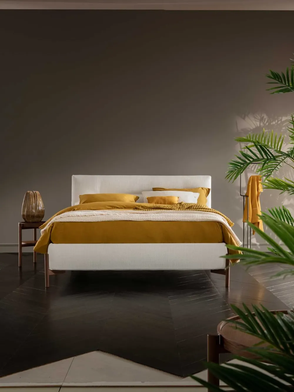 Letto matrimoniale design Verney a prezzo scontato^Altrenotti Outlet