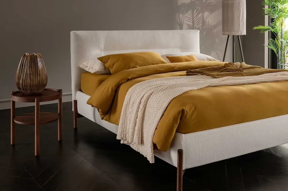 Letto matrimoniale design Verney a prezzo scontato^Altrenotti Outlet