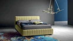 Hot Letto matrimoniale imbottito Bside. Design moderno, gambe in legno. Prezzo ribassato! Letti
