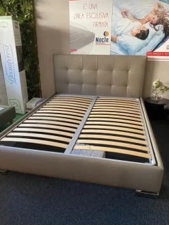 Sale Letto matrimoniale moderno su misura a prezzo scontato Letti