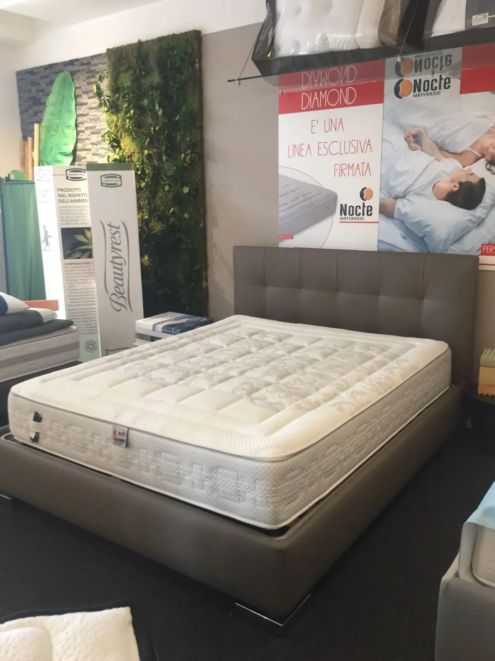 Sale Letto matrimoniale moderno su misura a prezzo scontato Letti