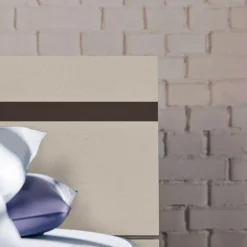 Orme Letto matrimoniale Light Night con gambe Elga a prezzo scontato.- Letti