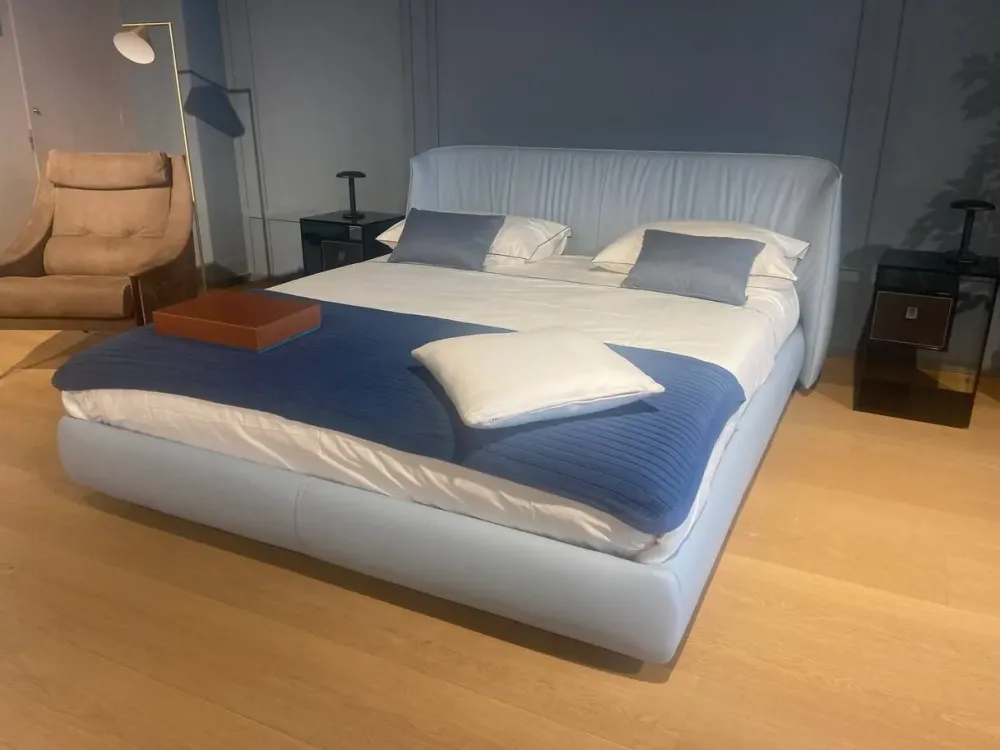 Letto moderno Archibald di SCONTATO^Poltrona Frau Best
