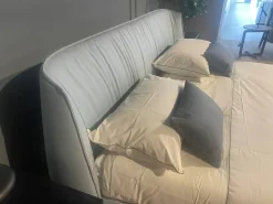 Letto moderno Archibald di SCONTATO^Poltrona Frau Best