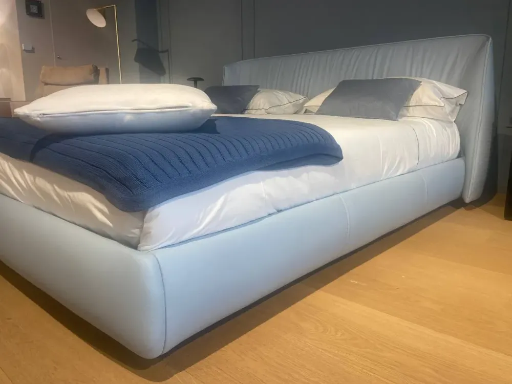 Letto moderno Archibald di SCONTATO^Poltrona Frau Best