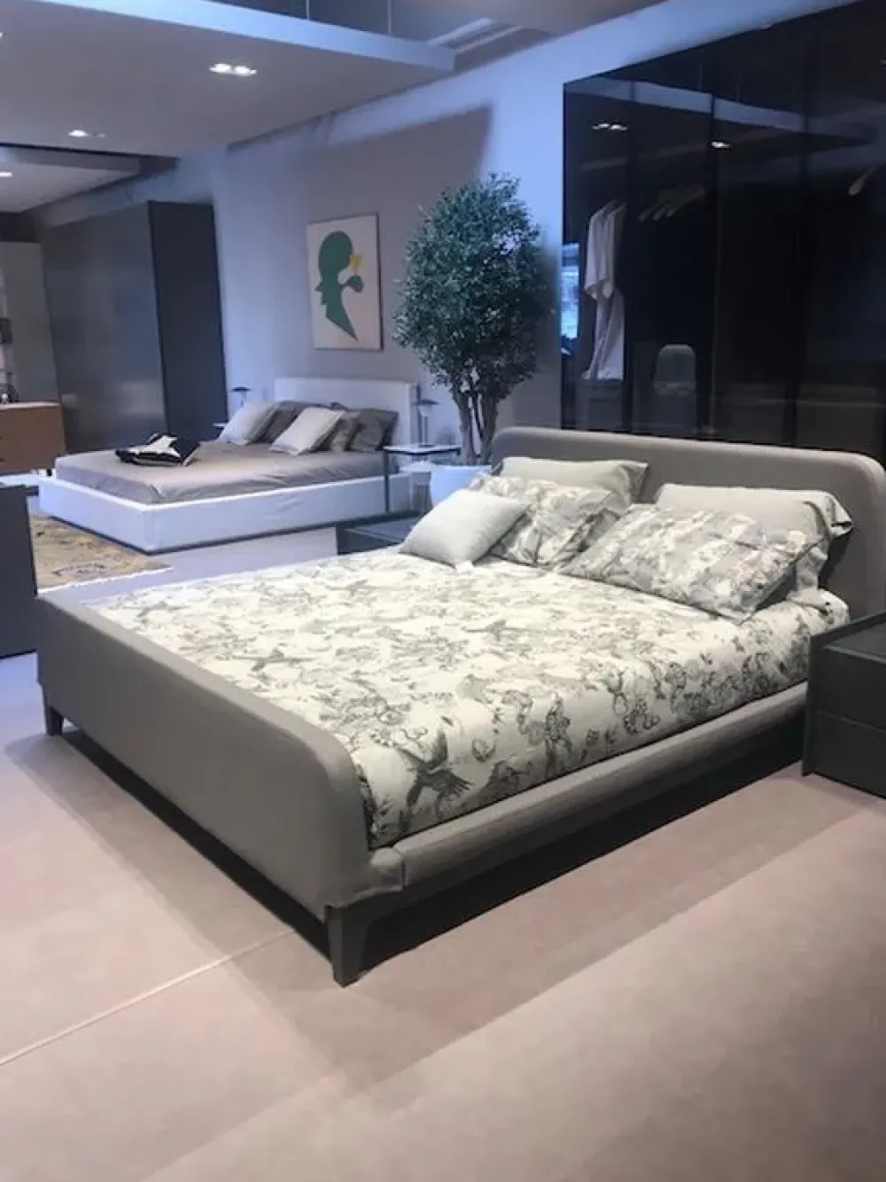 Outlet Letto moderno Ayame con gambe. Prezzo scontato! Letti