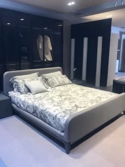 Outlet Letto moderno Ayame con gambe. Prezzo scontato! Letti