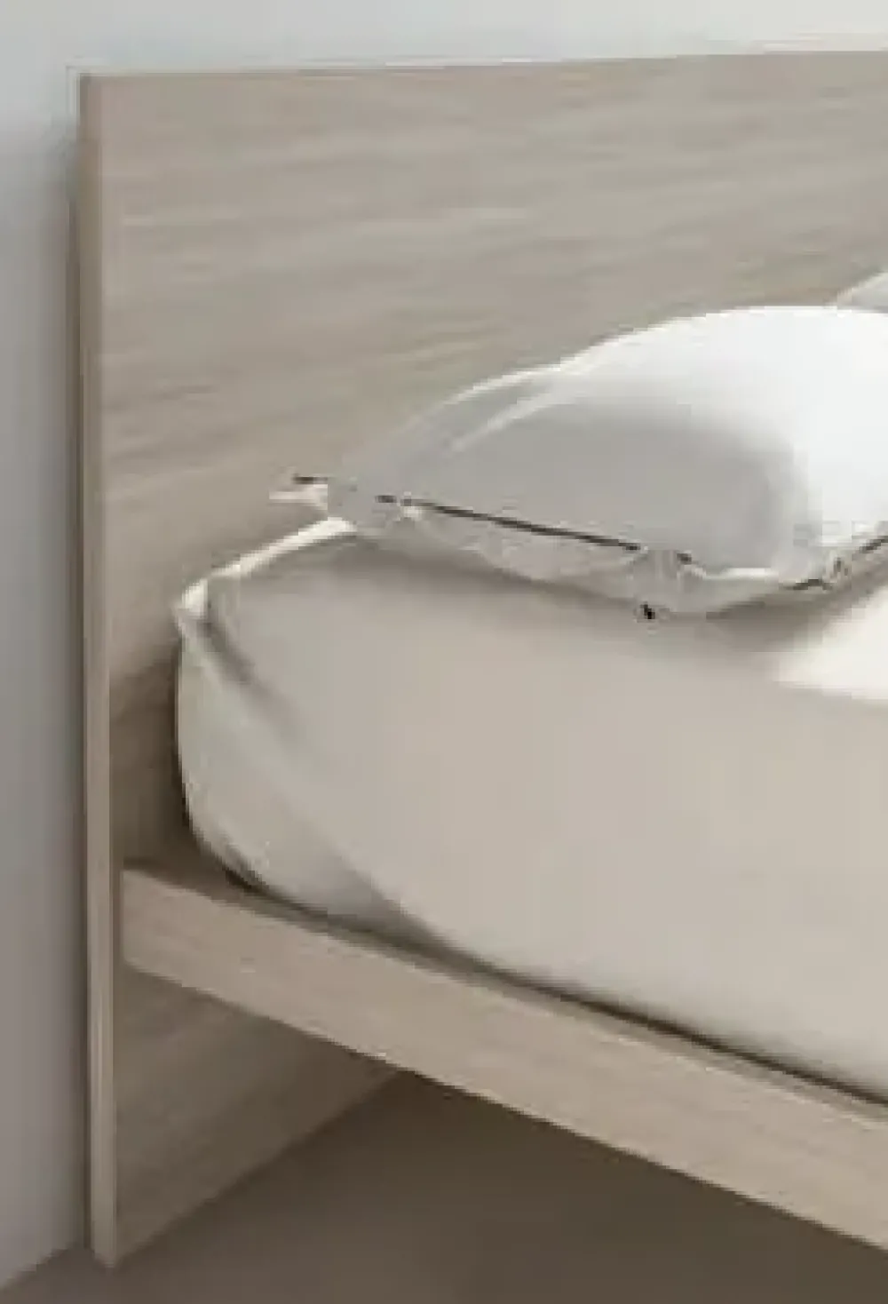 Letto moderno con gambe Eco a prezzo scontato^ZG Mobili Sale