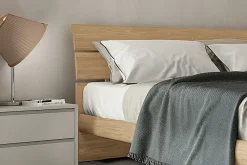 Letto moderno con gambe Teorema a prezzo scontato^Santalucia