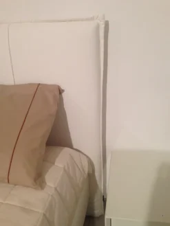 Letto moderno con gambe Tim a prezzo scontato^Felis Online