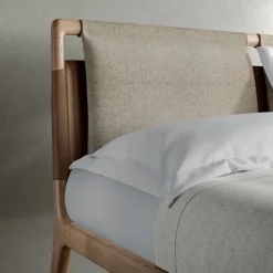 Dall'Agnese Letto moderno con piedini Tepu a prezzo scontato- Letti