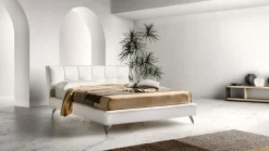 Letto moderno con piedini Contemporary a prezzo ribassato^Bside Online