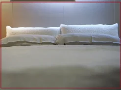 Artigianale Letto moderno con piedini Zenit di alto letti tessili a prezzo scontato- Letti