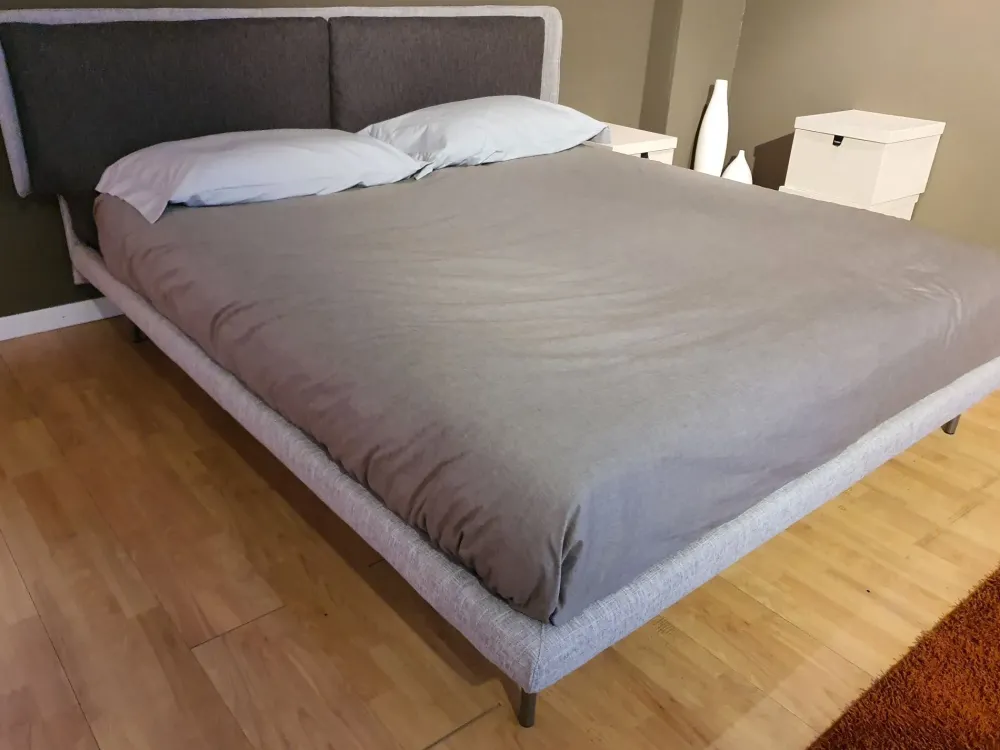 Ditre Italia Letto moderno Skin con uno sconto del 41%- Letti