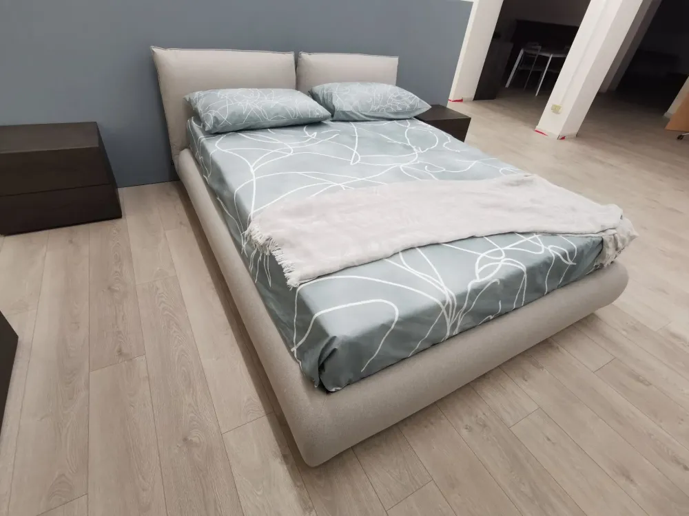 Sale Letto moderno Venus con un ribasso del 29% Letti