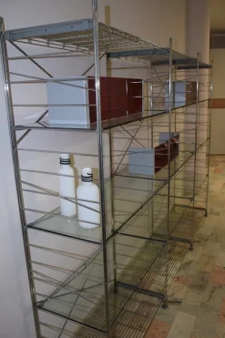 Libreria in metallo a prezzo scontato: scopri Festival^Frezza Outlet