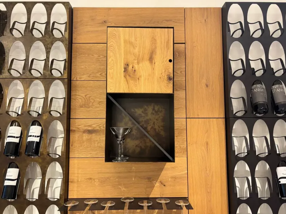 Online Libreria modello Libreria del vino di a prezzo riservato Librerie