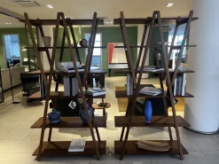 Libreria modello Nuvola rossa di a prezzo riservato^Cassina Outlet