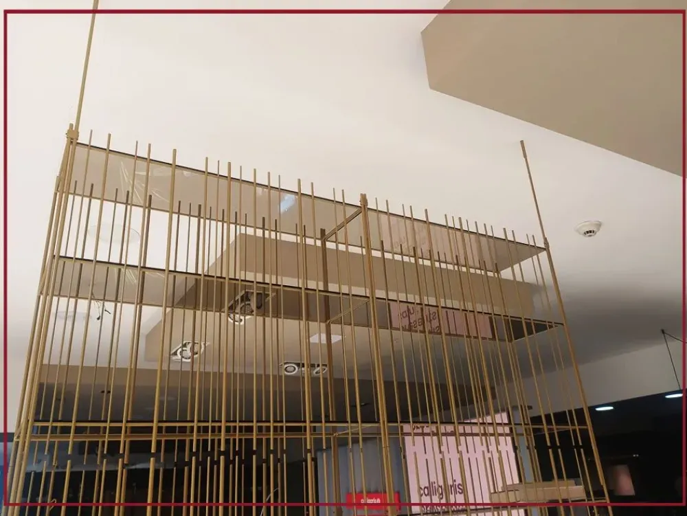 Libreria in metallo a prezzo Outlet: scopri Metrica oro^Mogg Discount