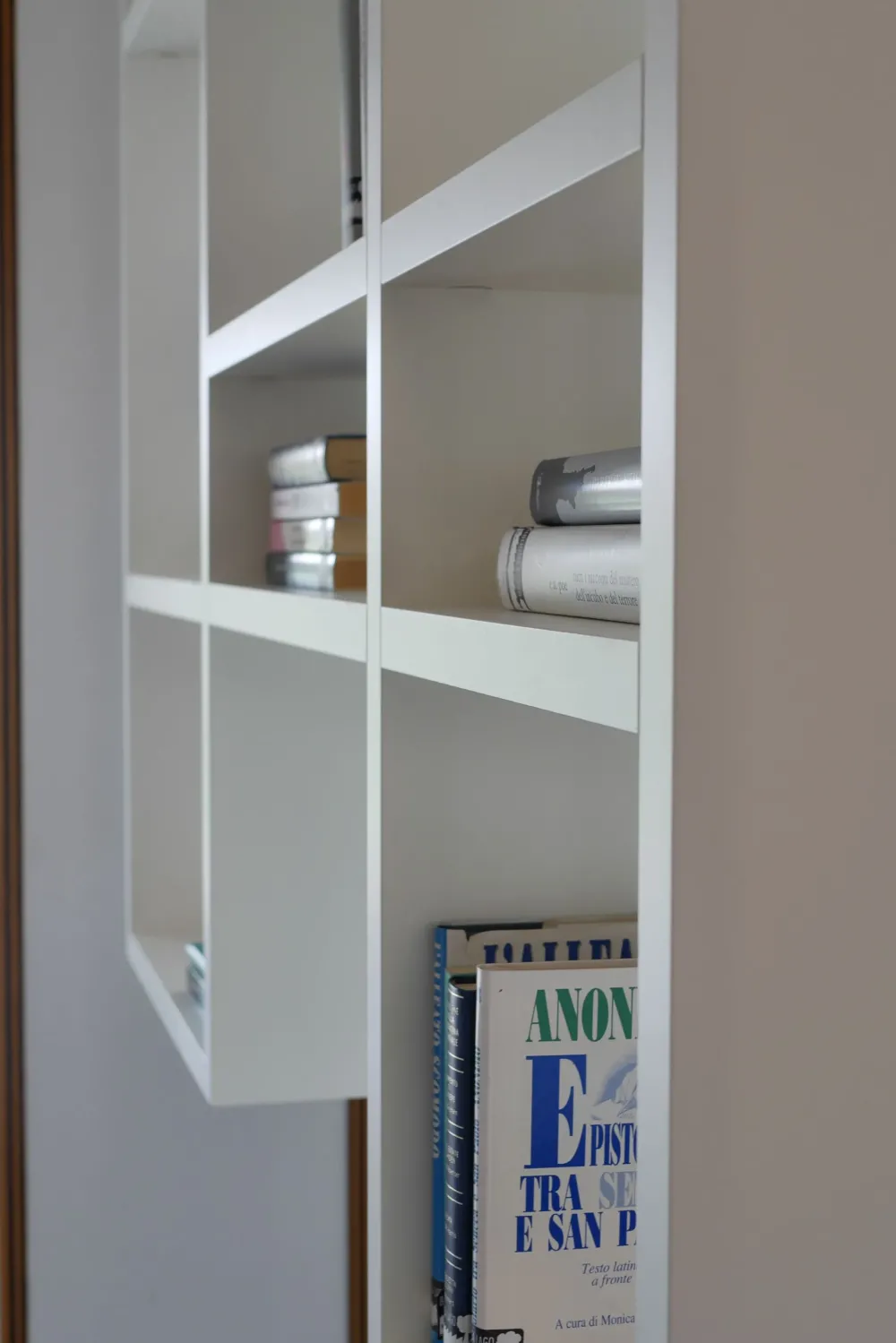 Sale Libreria Weightless di : richiedi il prezzo riservato Librerie