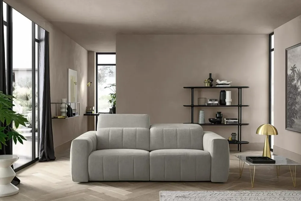 Felis Lineare Kesington in Tessuto a 2325€- Divani