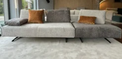 Artigianale Lineare tessuto modello Divano di design abbraccio con pouf di- Divani