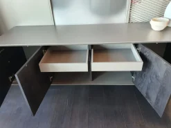 Ozzio Madia Brera in stile moderno di in Offerta Outlet- Madie