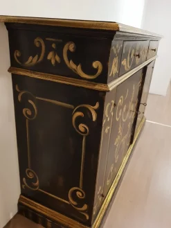 Discount Madia Decorata di a prezzi convenienti Madie