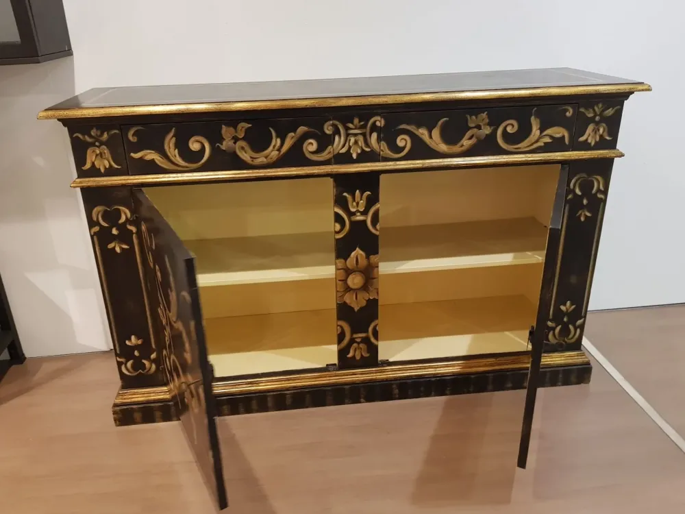 Discount Madia Decorata di a prezzi convenienti Madie