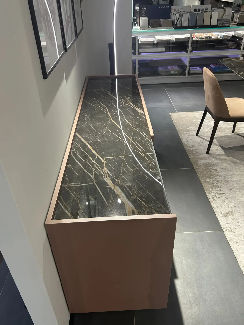 Sale Madia di in laccato opaco Wrap a prezzo scontato Madie