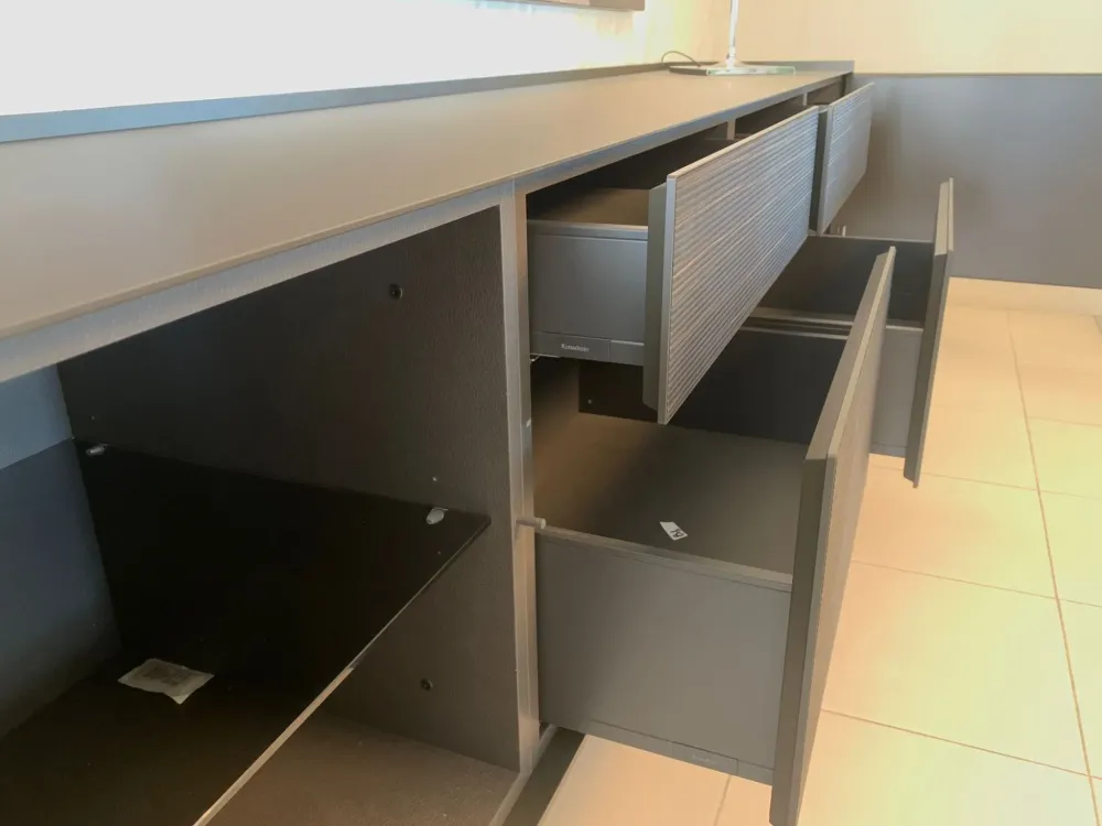 Rimadesio Madia di in laccato opaco Self bold a prezzo riservato- Madie