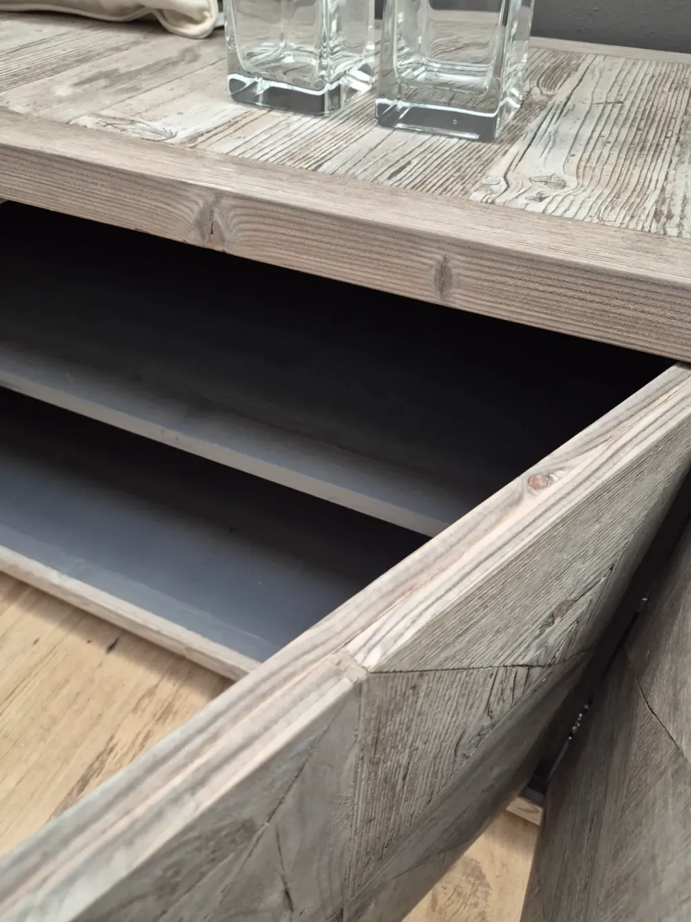 Dialma Brown Madia in stile classico Legno vecchio di in Offerta Outlet- Madie