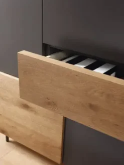 New Madia in stile design Incontro  di in offerta Madie